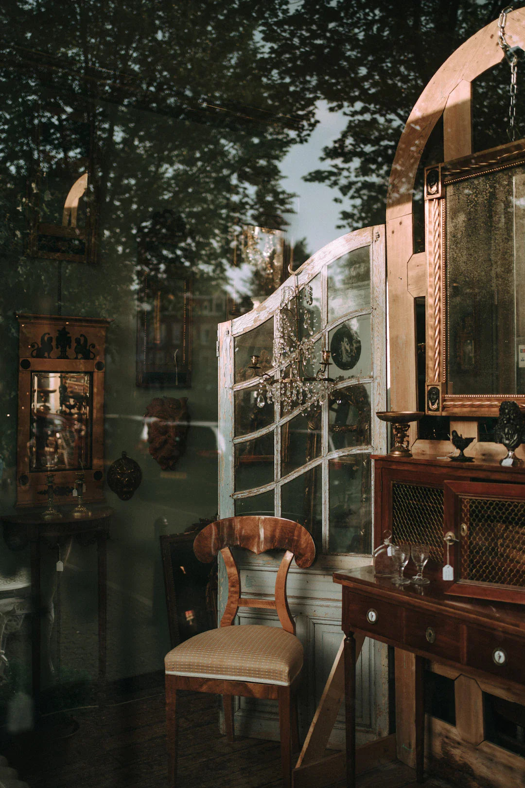 The Timeless Charm of Vintage Home Decor